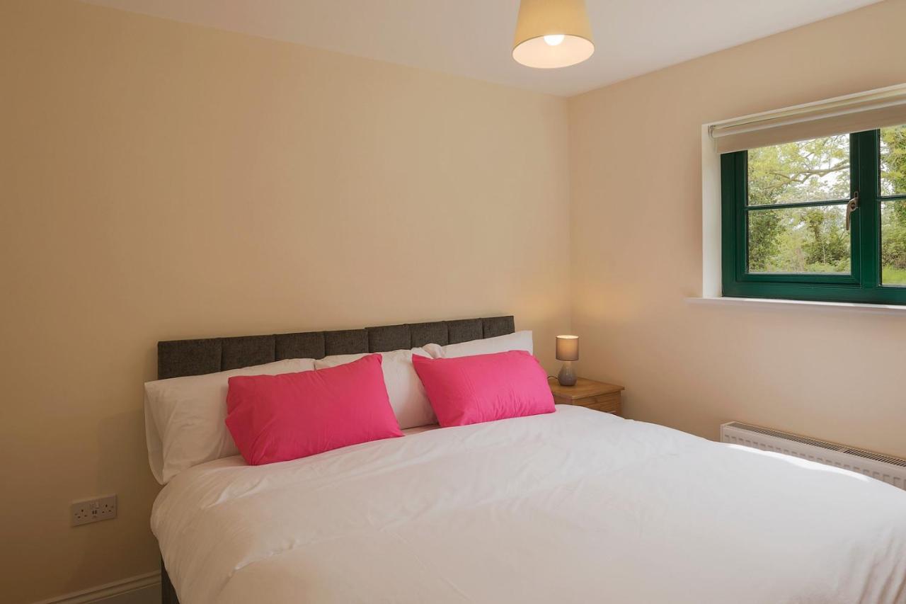 Oakwell Holiday Village Ramelton エクステリア 写真
