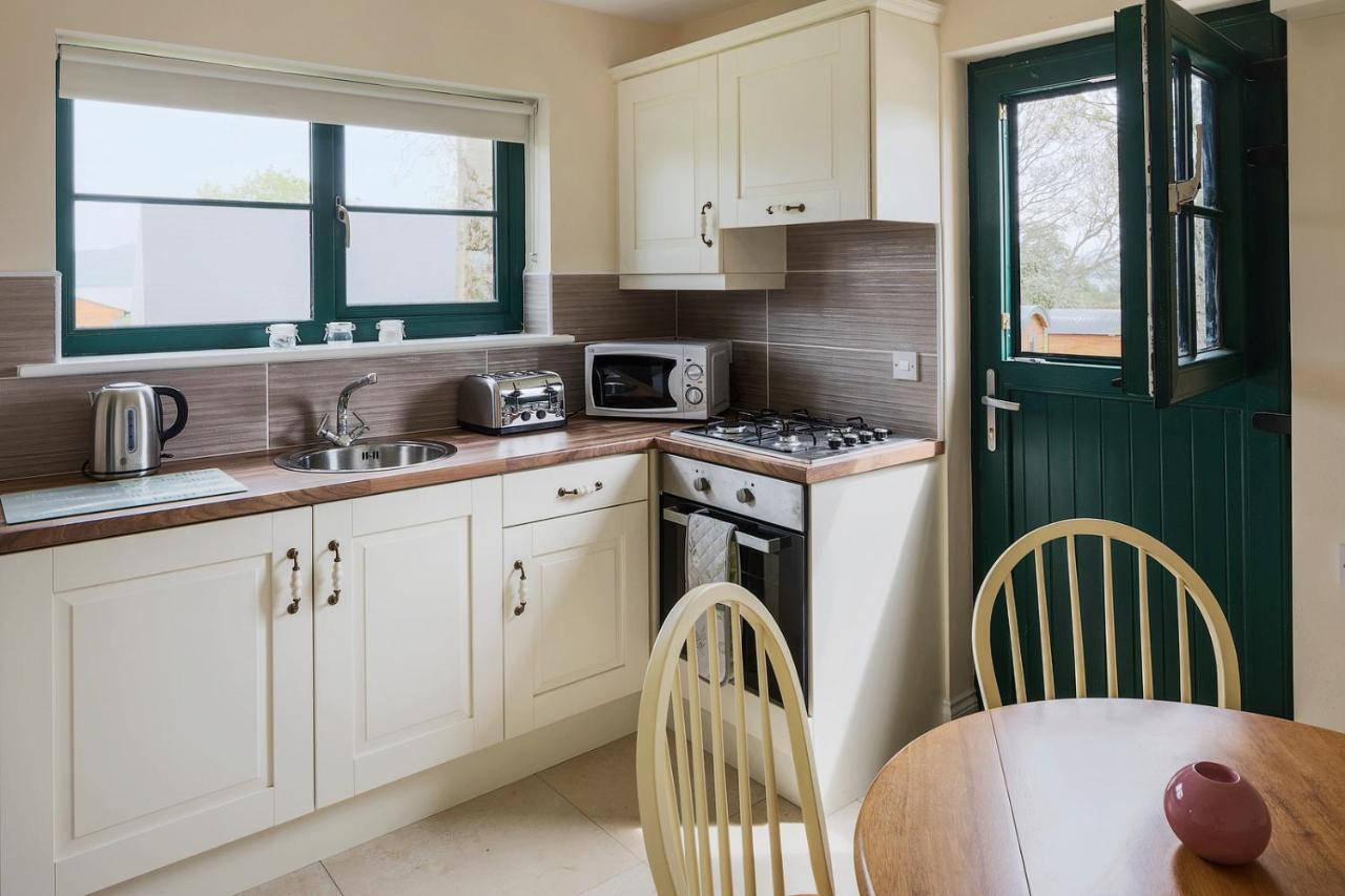 Oakwell Holiday Village Ramelton エクステリア 写真