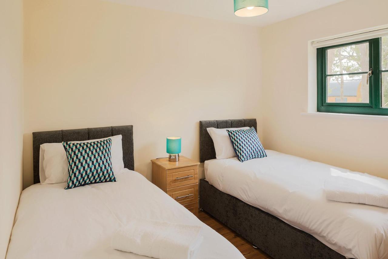 Oakwell Holiday Village Ramelton エクステリア 写真