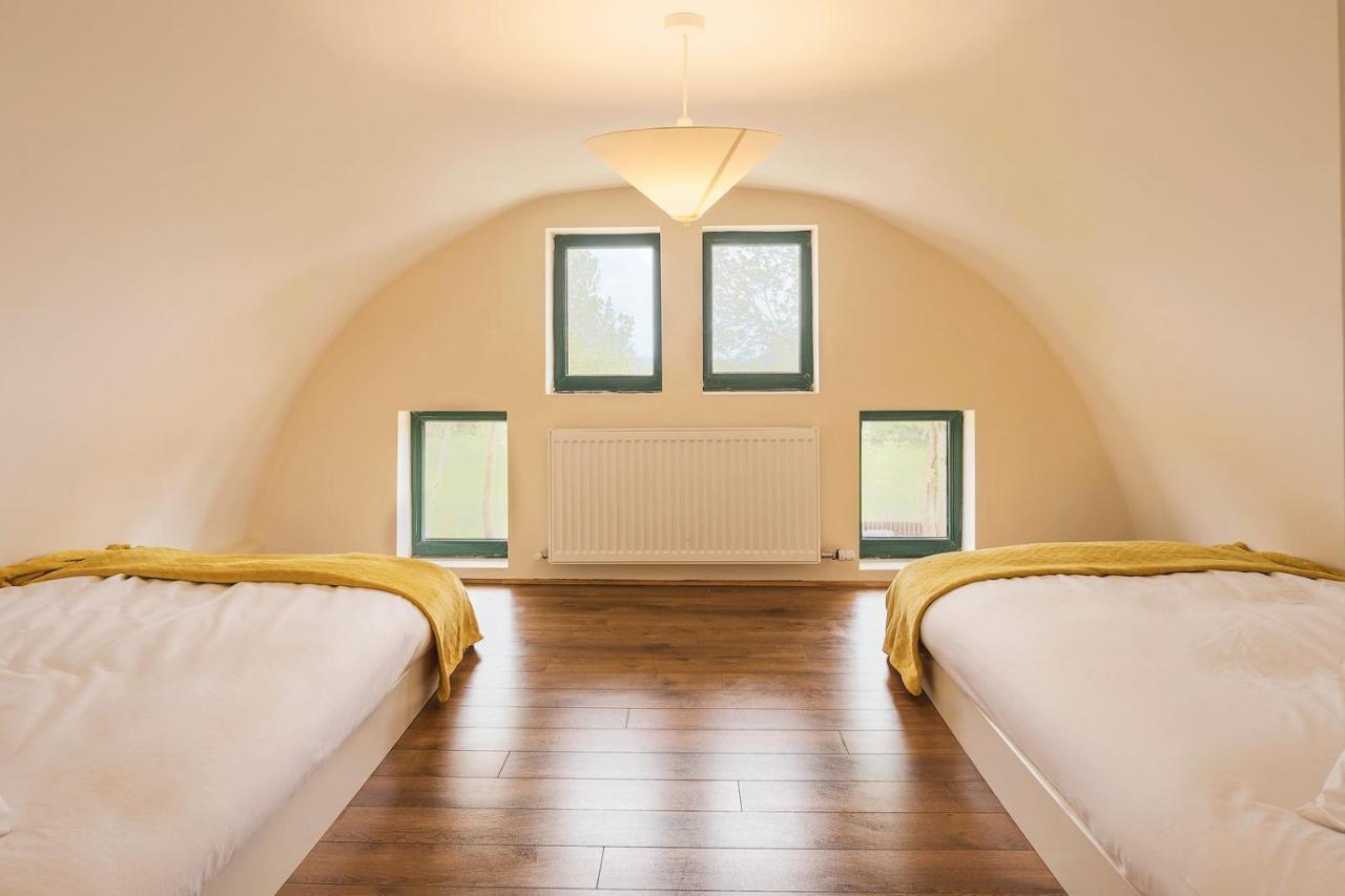 Oakwell Holiday Village Ramelton エクステリア 写真